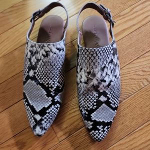 Gee Wawa Flat Shoes/Closed Toe Sandal